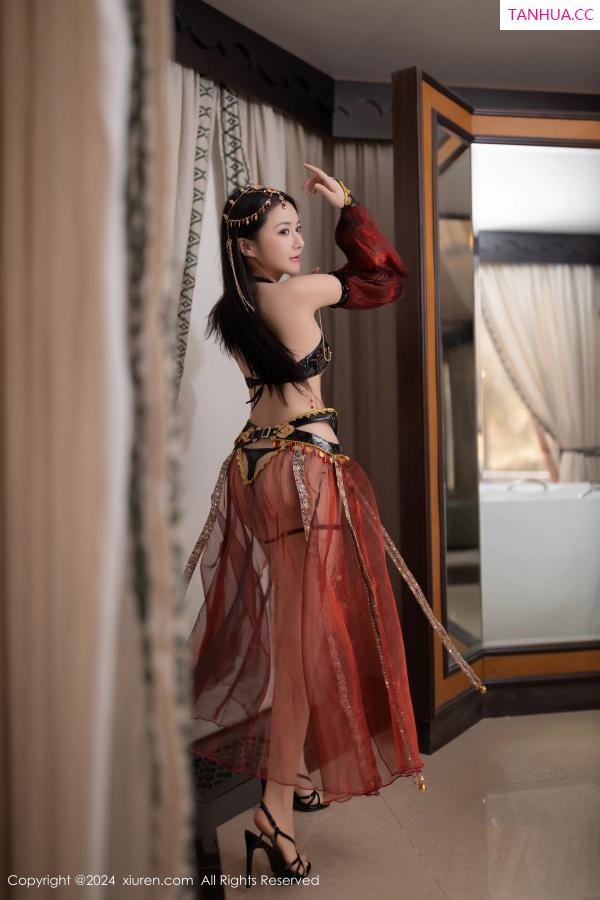 鱼子酱fish  [XiuRen]高清写真图 2024.06.28 No.8778 鱼子酱Fish 舞娘装扮第4张图片